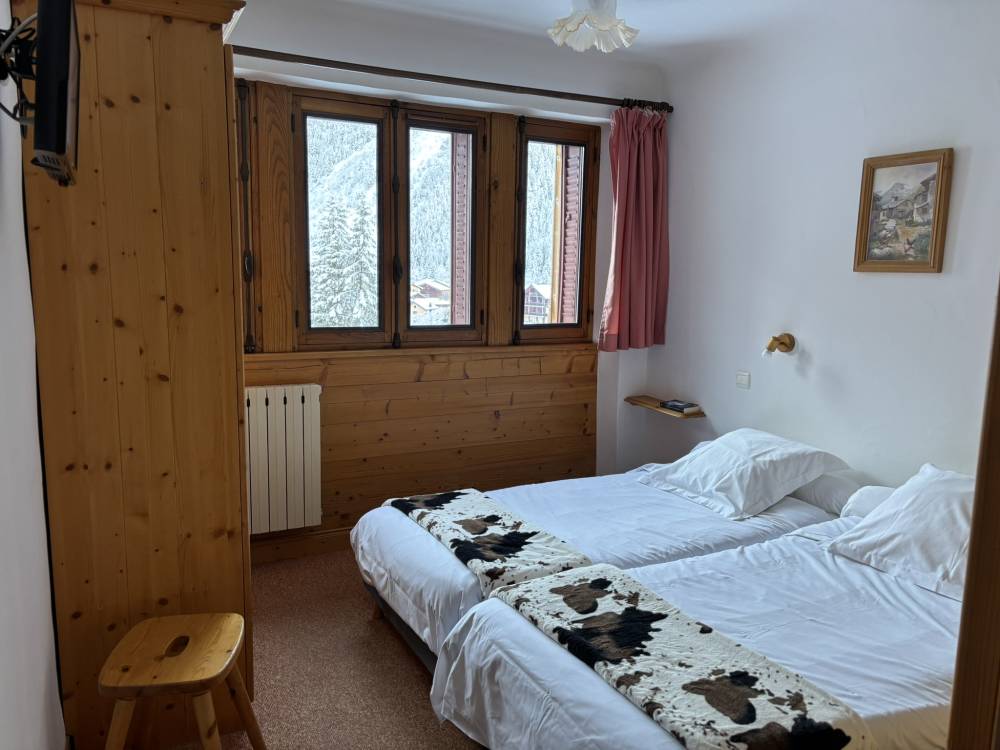 EFC0908D-24E5-434A-8139-C242CF984BEC_1_102_o